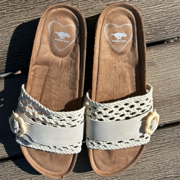 Rocket Dog Shoes - Rocket Dog Beige and Cream Woven Sandals 1 1/2” Platform Size 8